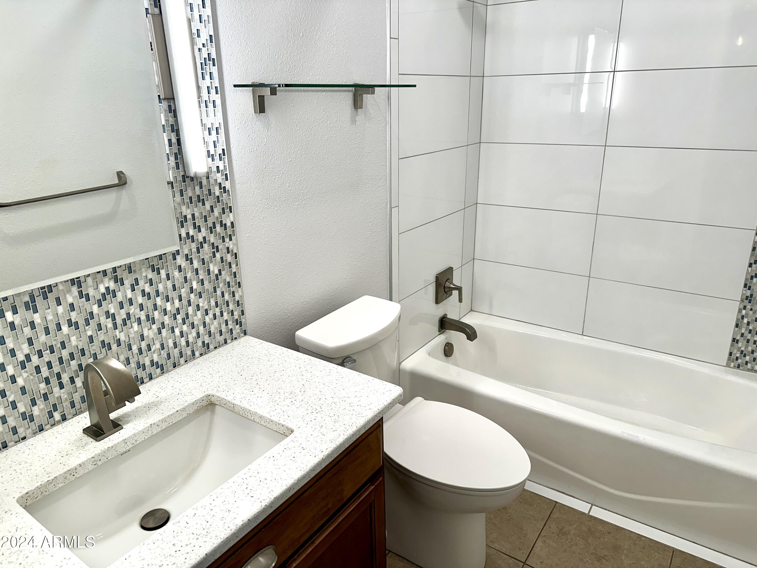 2510 North 22nd Drive Phoenix, AZ 85009 - Photo 27 of 37 Guest bath 2