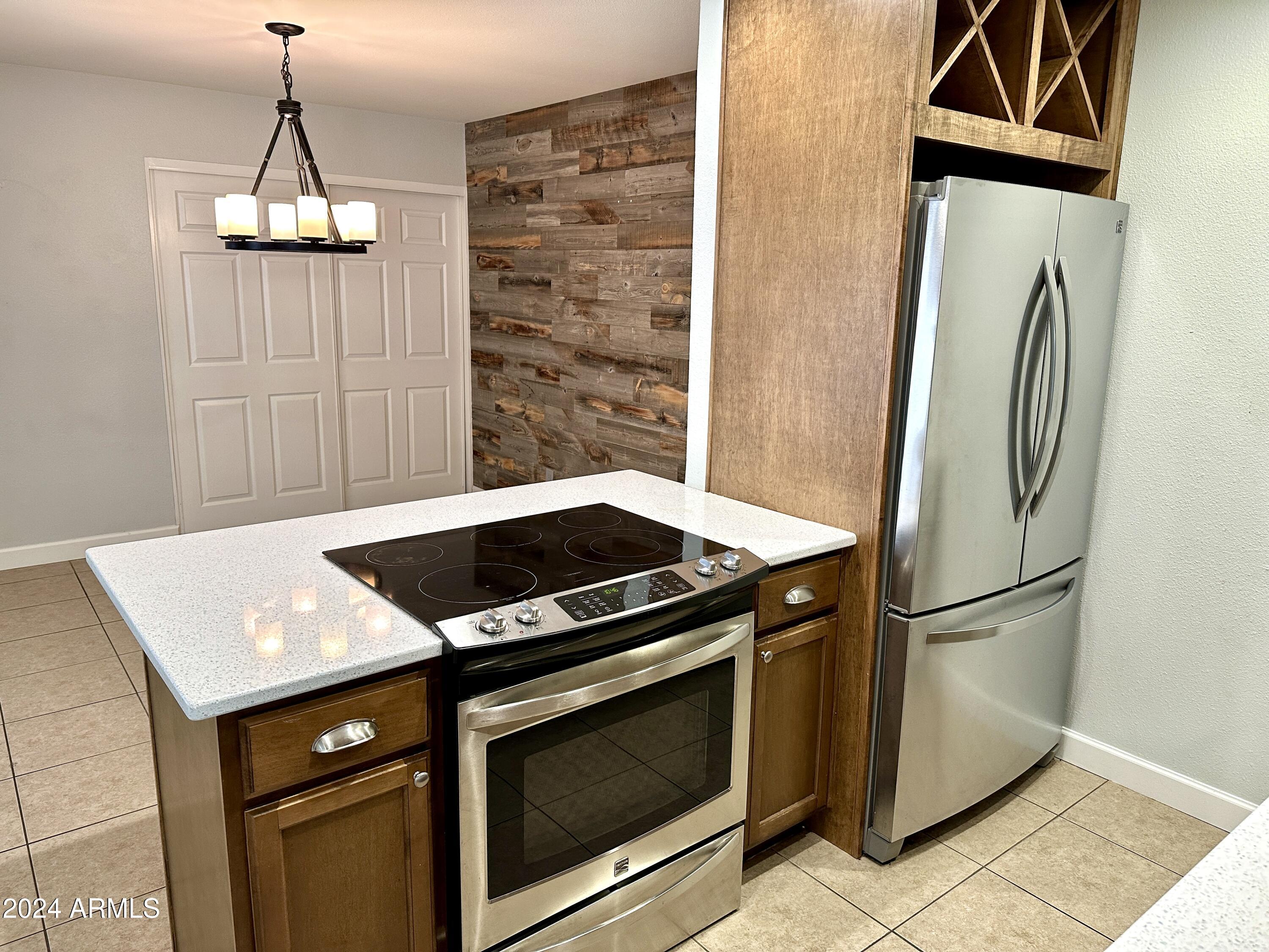 2510 North 22nd Drive Phoenix, AZ 85009 - Photo 7 of 37 Kitchen 5