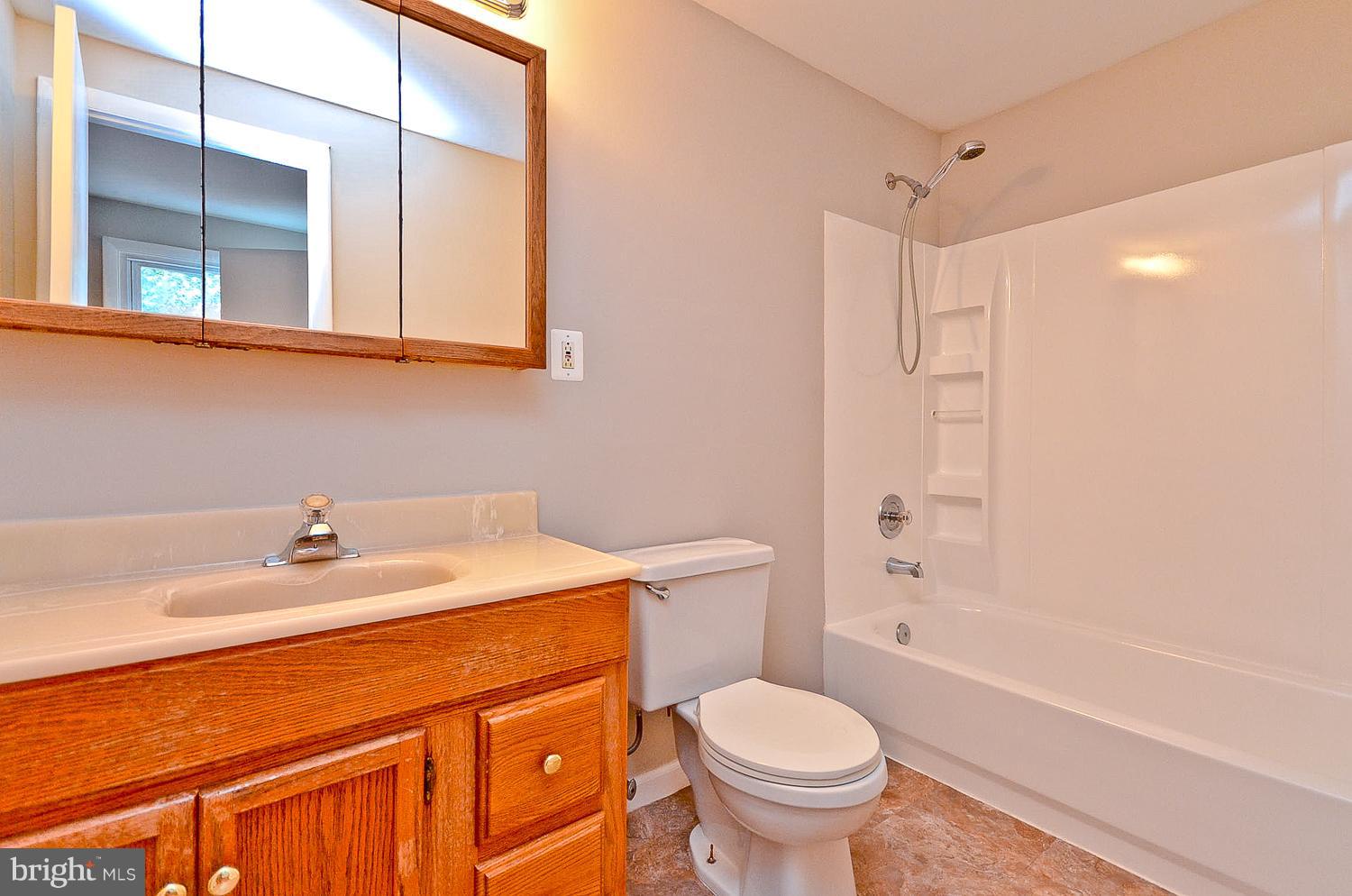 8820 Weems Road Manassas, VA 20110 - Photo 22 of 30 Master Bathroom