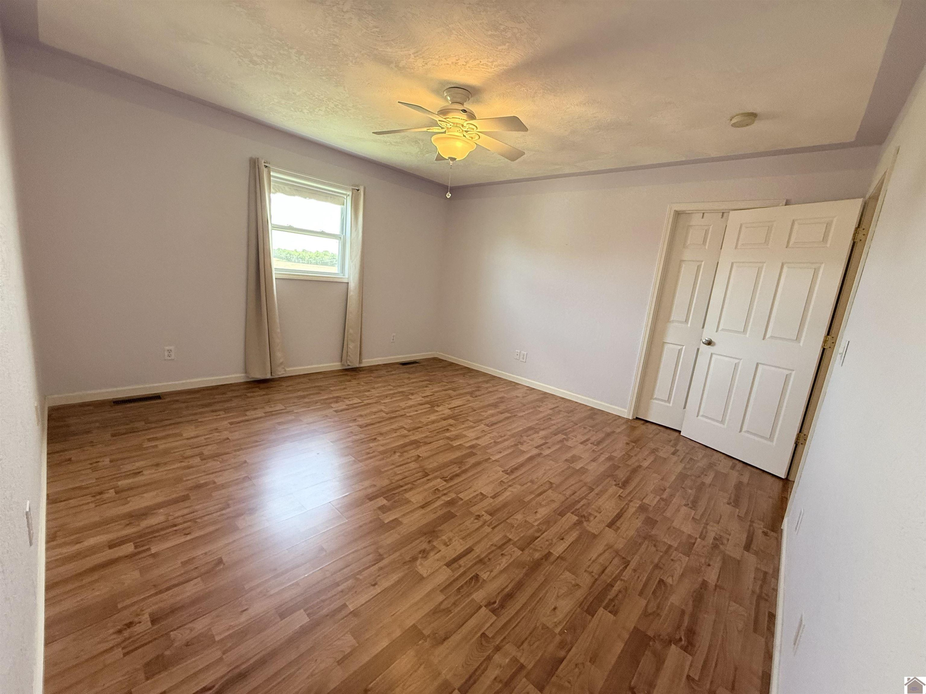 454 Snow Road Murray, KY 42071 - Photo 11 of 26 EN-SUITE