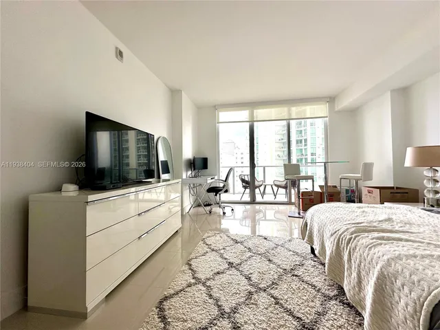 $2,750 | 1300 Brickell Bay Drive, Unit 1205, Miami, FL 33131