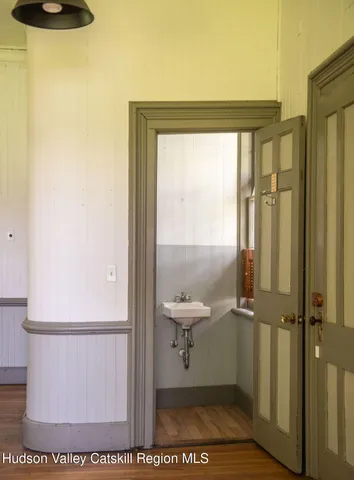 a bathroom with a toilet