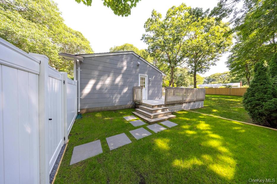 18 Easterly Road Hampton Bays, NY 11946 - Photo 17 of 21