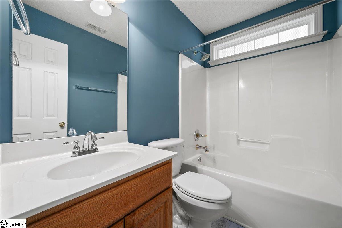 601 Cardinal Woods Way Easley, SC 29642 - Photo 16 of 38