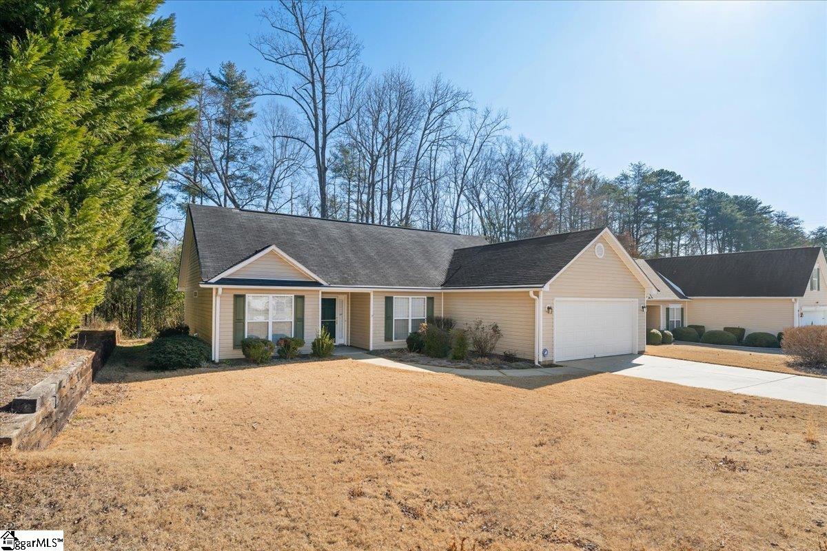 601 Cardinal Woods Way Easley, SC 29642 - Photo 2 of 38