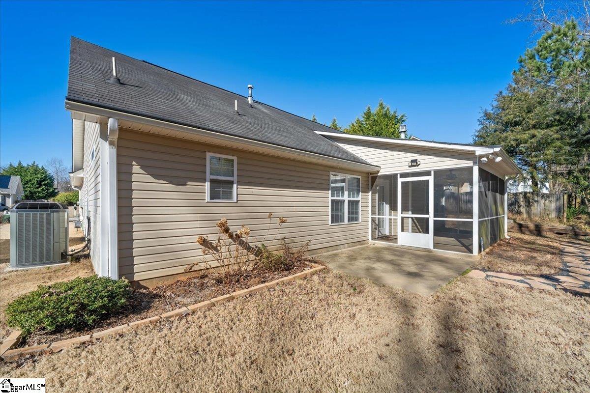 601 Cardinal Woods Way Easley, SC 29642 - Photo 35 of 38