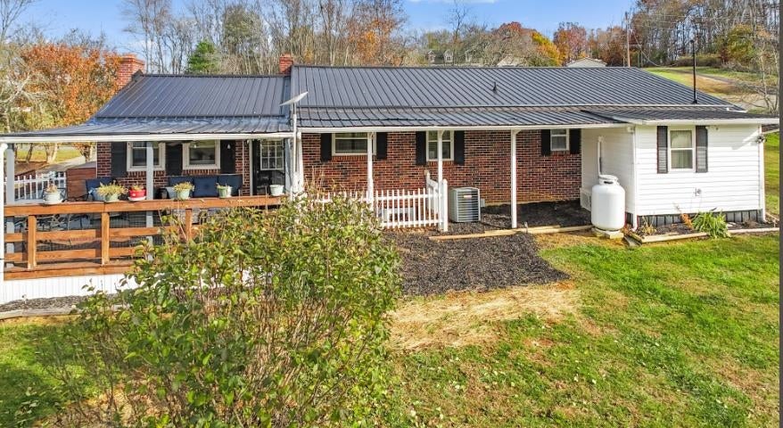 707 Gardner Road Barren Springs, VA 24313 - Photo 7 of 61 Gallery Image 7