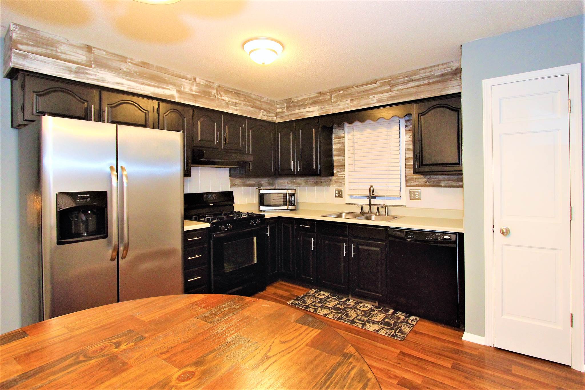 9726 Mariners Ridge Drive Fort Wayne, IN 46819 - Photo 8 of 26