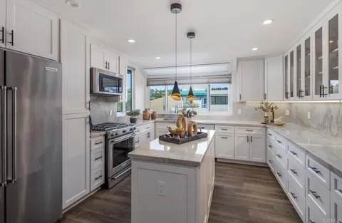 $950,000 | 2552 Navarra Drive, Unit F, Carlsbad, CA 92009