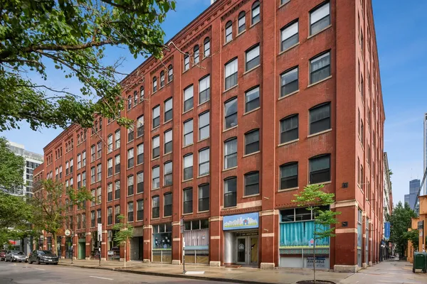 $2,400 | 225 West Huron Street, Unit 611, Chicago, IL 60654