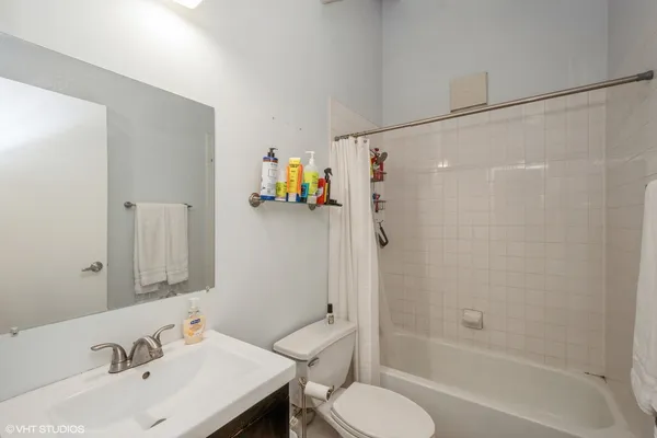 $2,400 | 225 West Huron Street, Unit 611, Chicago, IL 60654