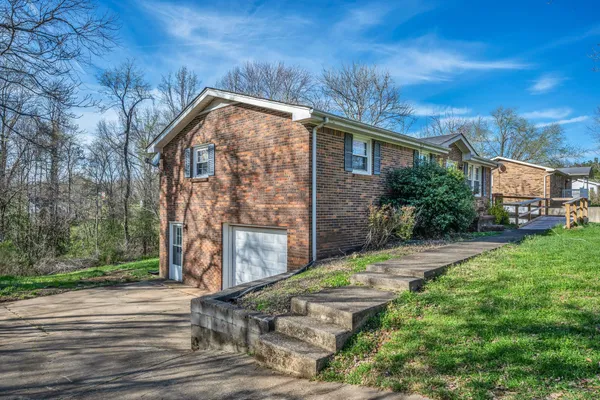 $229,900 | 1151 Chestnut Drive, Burns, TN 37029