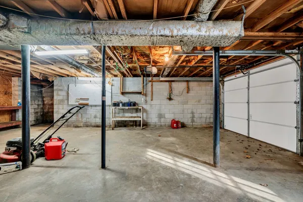 $229,900 | 1151 Chestnut Drive, Burns, TN 37029