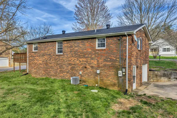 $229,900 | 1151 Chestnut Drive, Burns, TN 37029