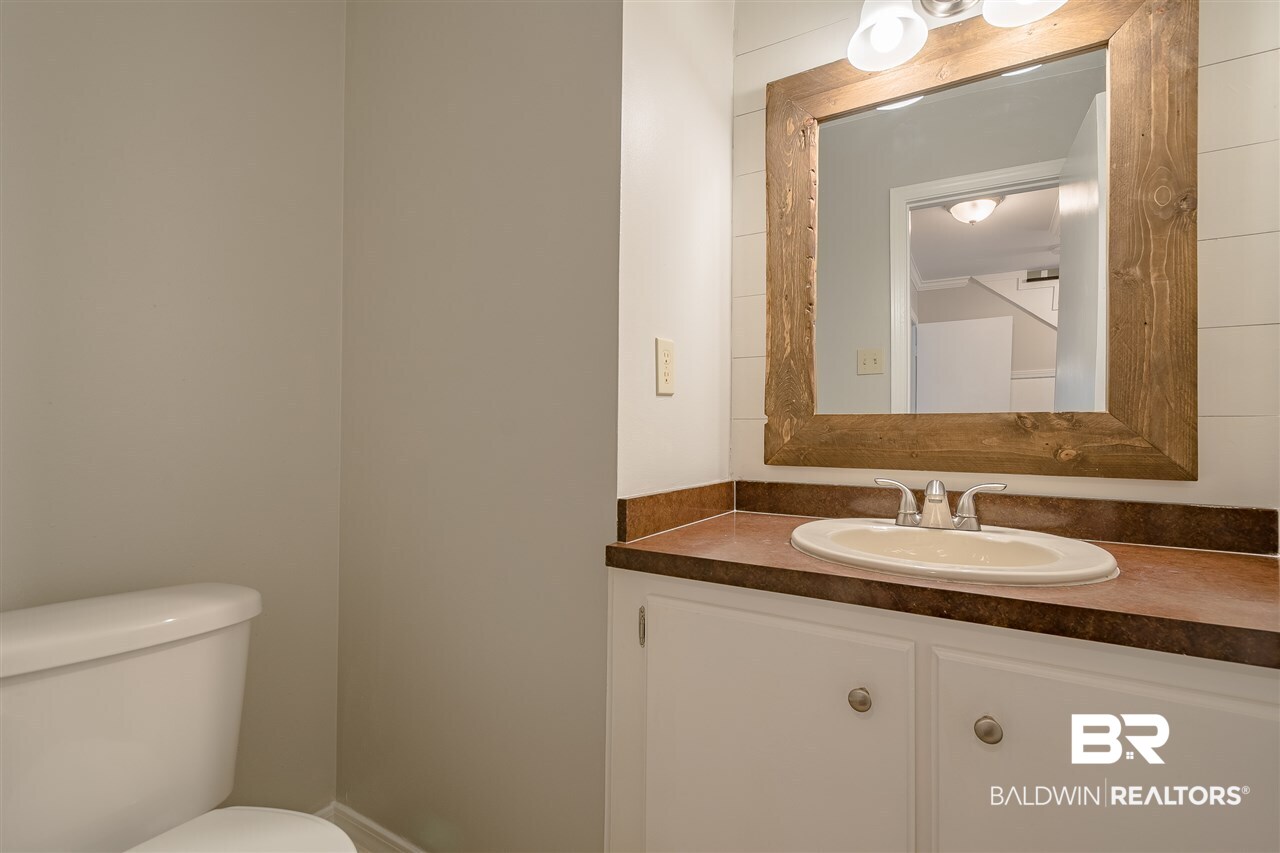 131 Ridgewood Drive Daphne, AL 36526 - Photo 20 of 37 Guest Bath