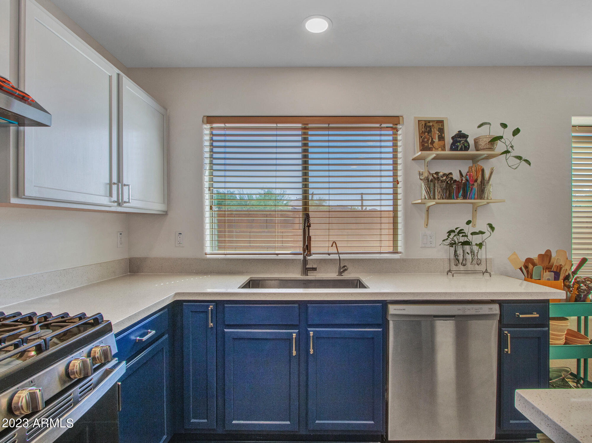 2309 West Florentine Road Phoenix, AZ 85086 - Photo 23 of 74 05-Kitchen (4)