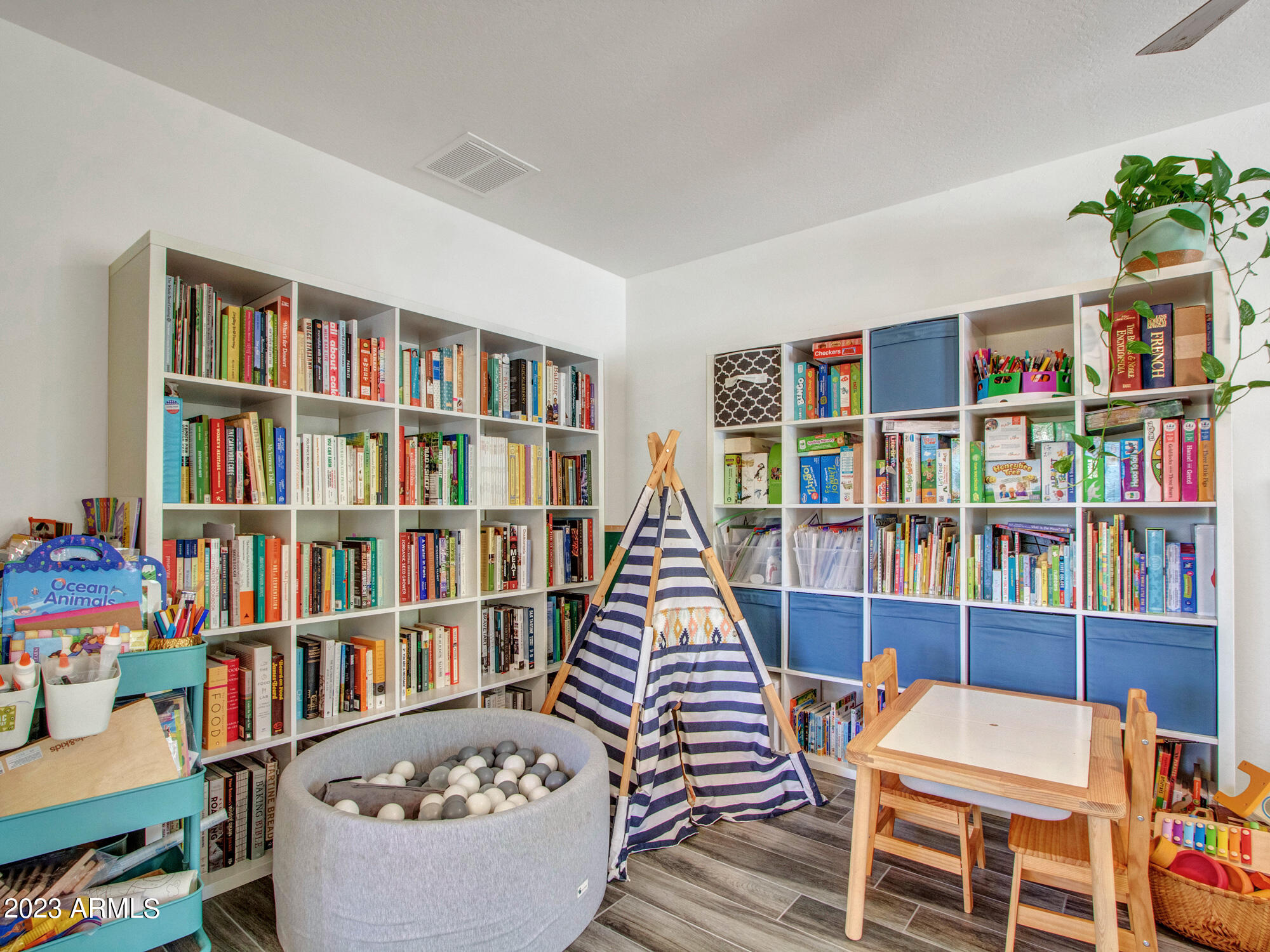 2309 West Florentine Road Phoenix, AZ 85086 - Photo 29 of 74 04-Entertainment room (1)