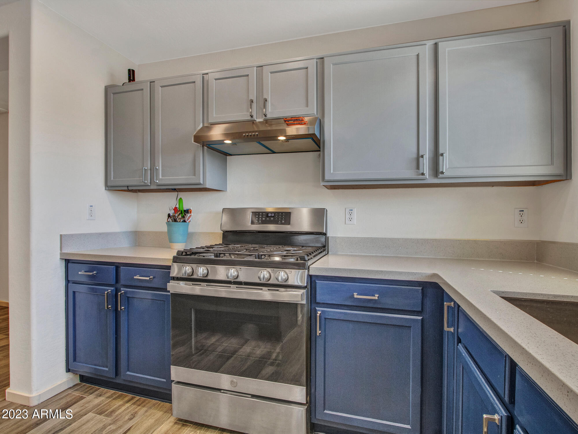 2309 West Florentine Road Phoenix, AZ 85086 - Photo 4 of 74 05-Kitchen (5)