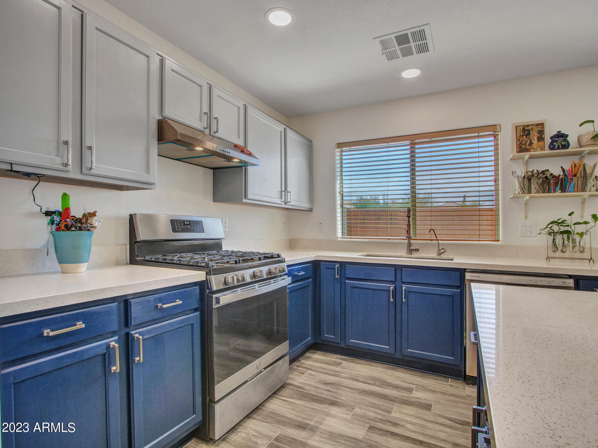 2309 West Florentine Road Phoenix, AZ 85086 - Photo 5 of 74 05-Kitchen (3)