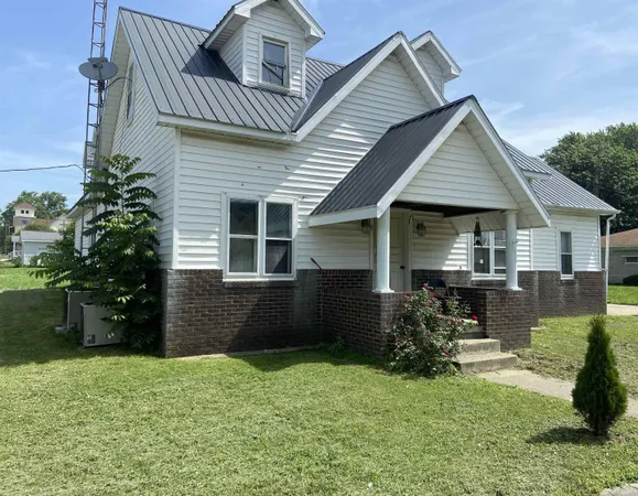 $169,000 | 290 West Prairie Street, Lyons, IN 47443