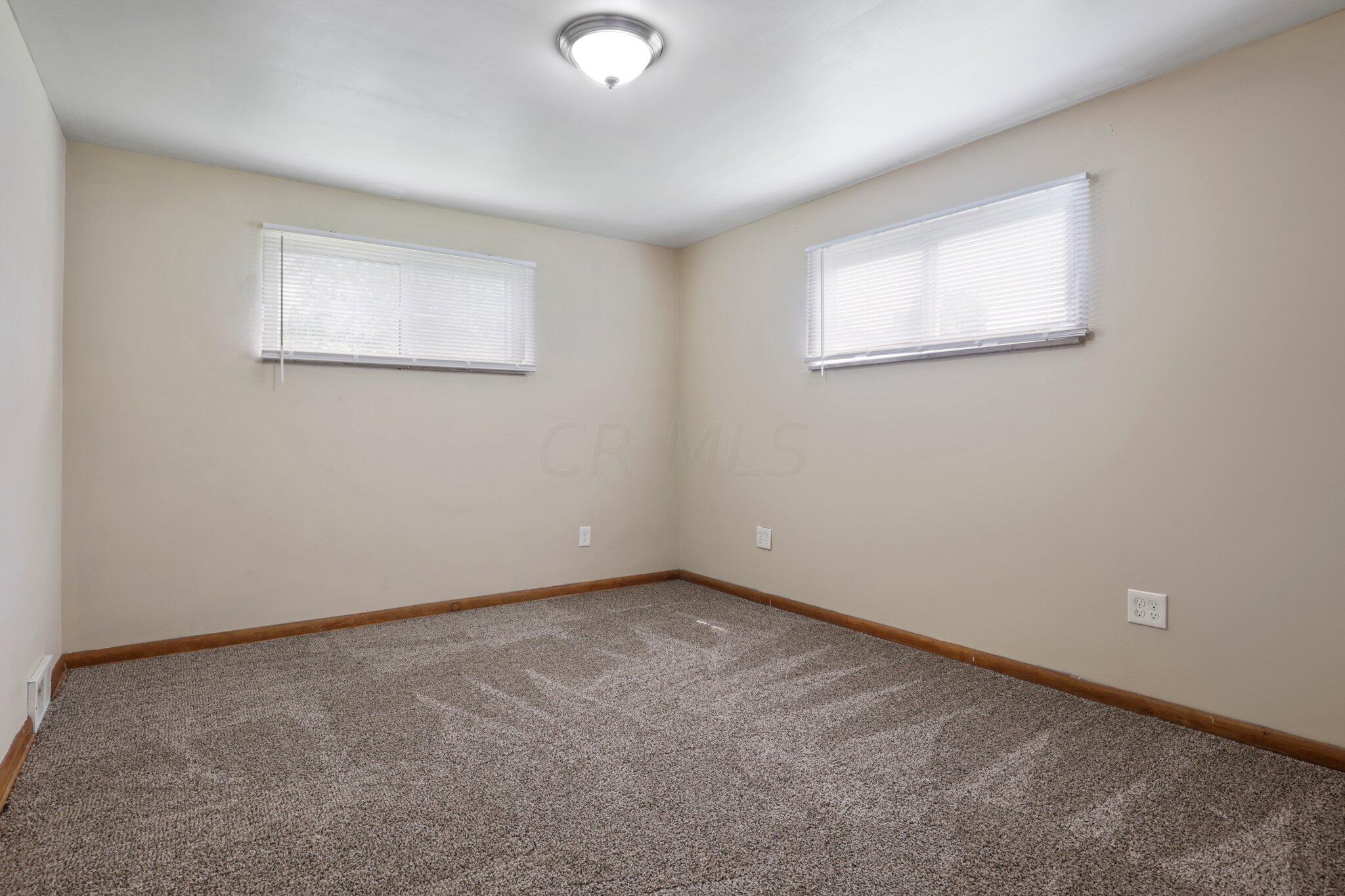 3545 Eakin Road Columbus, OH 43204 - Photo 12 of 21 33-web-or-mls-0N4A0822