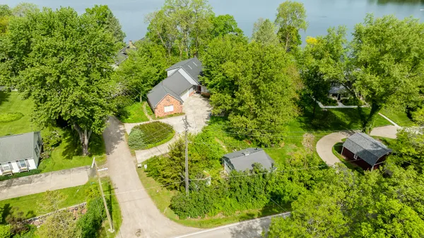 $1,000,000 | 8790 Hendricks Drive, Brighton, MI 48116