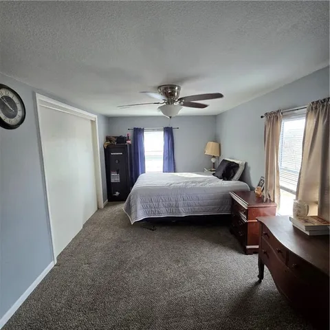 $185,000 | 28672 Mistletoe Avenue, Warsaw, MO 65355