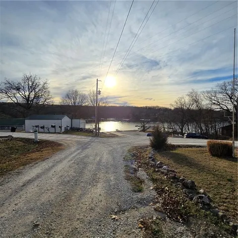 $185,000 | 28672 Mistletoe Avenue, Warsaw, MO 65355