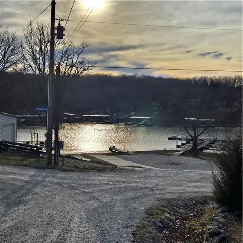 $185,000 | 28672 Mistletoe Avenue, Warsaw, MO 65355