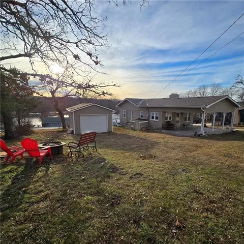 $185,000 | 28672 Mistletoe Avenue, Warsaw, MO 65355