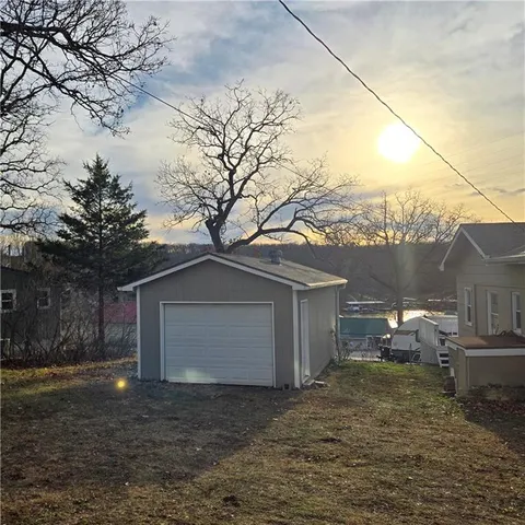 $185,000 | 28672 Mistletoe Avenue, Warsaw, MO 65355