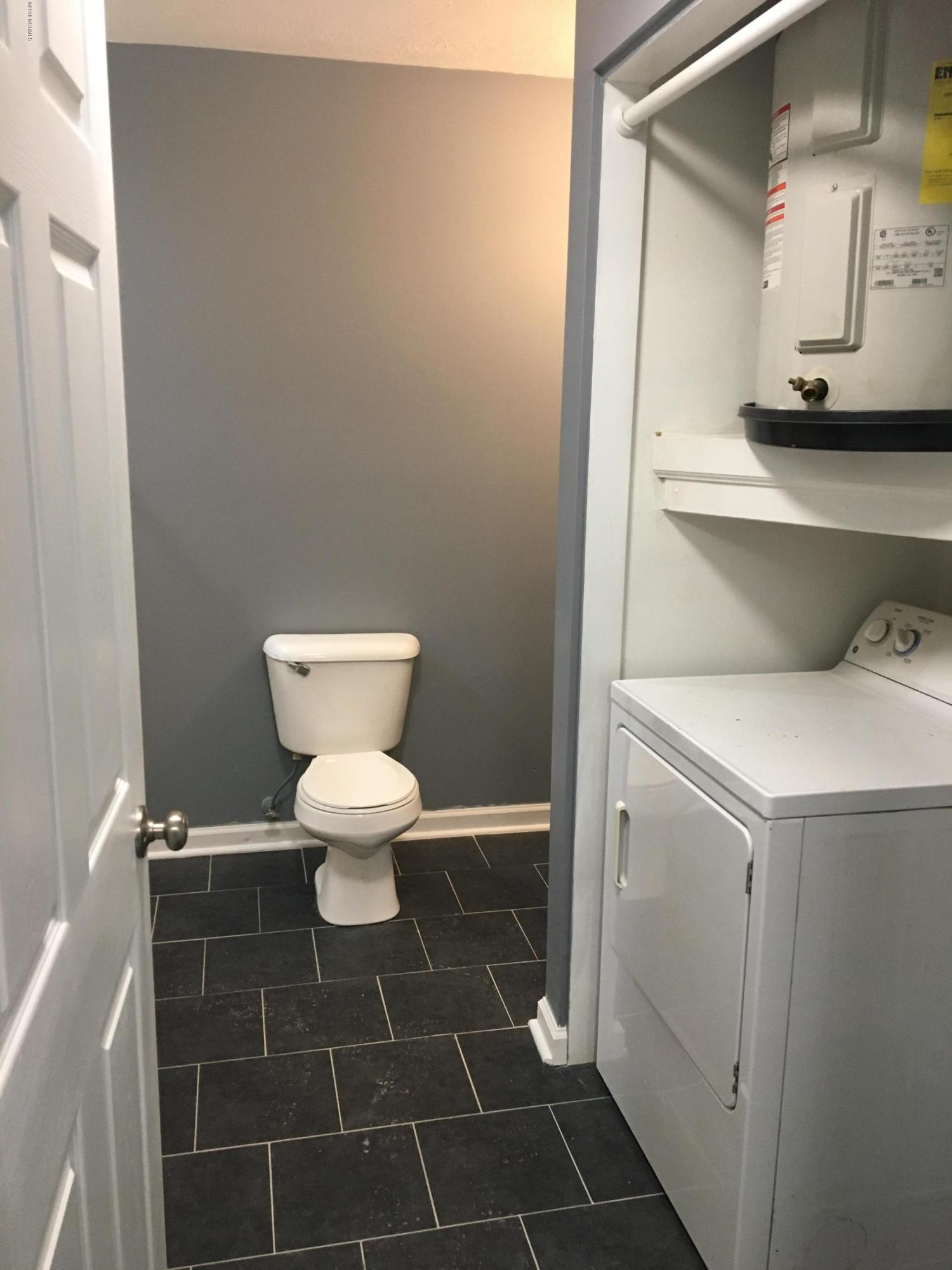 4516 Greentree Road, Unit 6 Wilmington, NC 28405 - Photo 4 of 6 IMG_2655