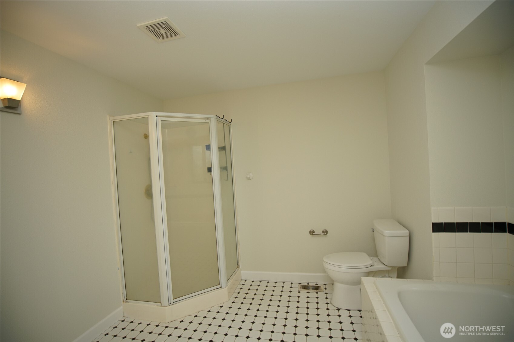 2811 Southwest 350th Place Federal Way, WA 98023 - Photo 13 of 23 a bathroom with a toilet and a shower