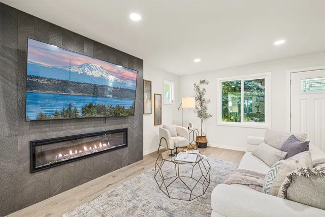 $5,300 | 2914 East Columbia Street, Seattle, WA 98122