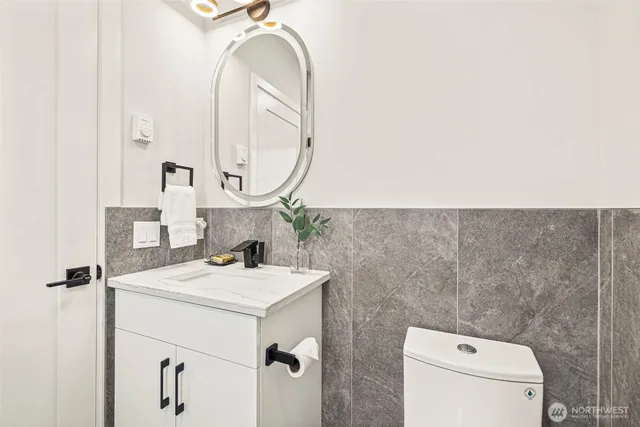 $5,300 | 2914 East Columbia Street, Seattle, WA 98122