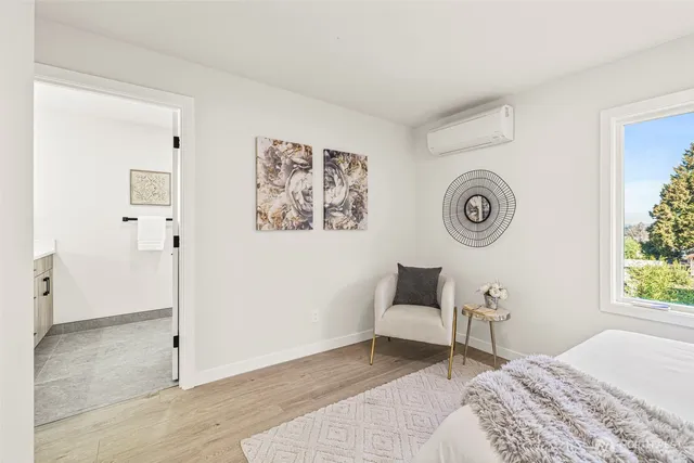 $5,300 | 2914 East Columbia Street, Seattle, WA 98122