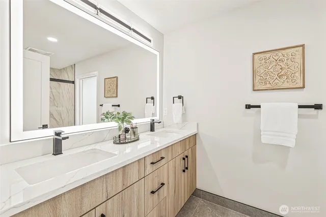 $5,300 | 2914 East Columbia Street, Seattle, WA 98122