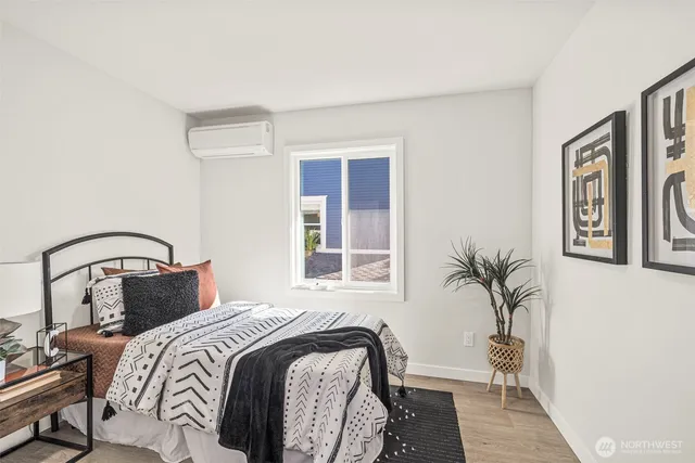 $5,300 | 2914 East Columbia Street, Seattle, WA 98122