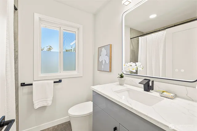 $5,300 | 2914 East Columbia Street, Seattle, WA 98122