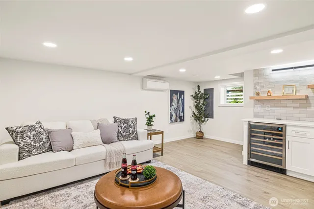 $5,300 | 2914 East Columbia Street, Seattle, WA 98122