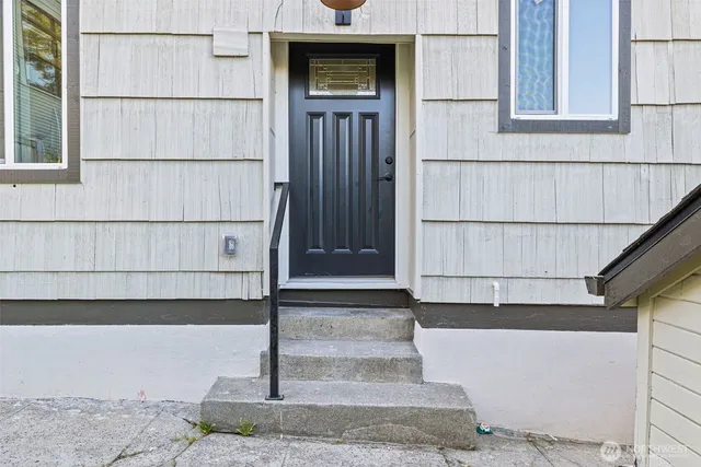 $5,300 | 2914 East Columbia Street, Seattle, WA 98122