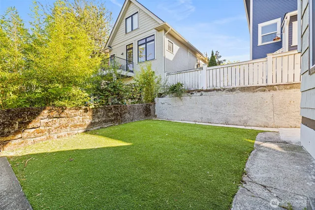 $5,300 | 2914 East Columbia Street, Seattle, WA 98122