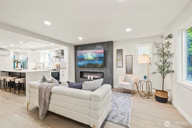 $5,300 | 2914 East Columbia Street, Seattle, WA 98122