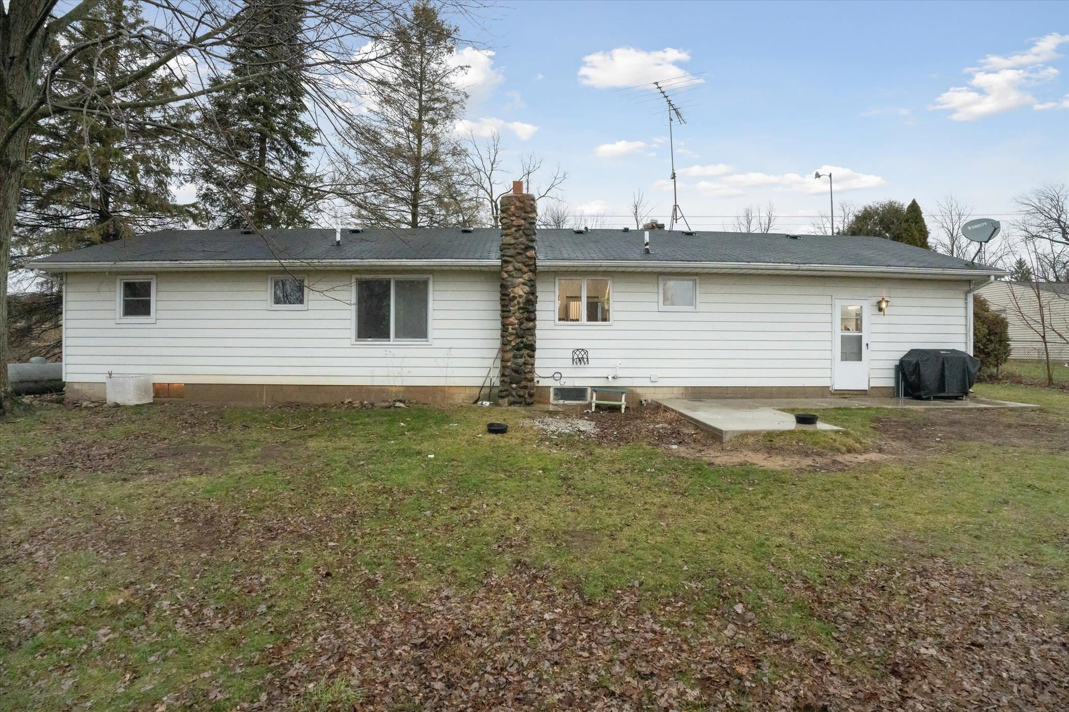 8409 West Rolston Road Linden, MI 48451 - Photo 24 of 29 50101286-23.JPG