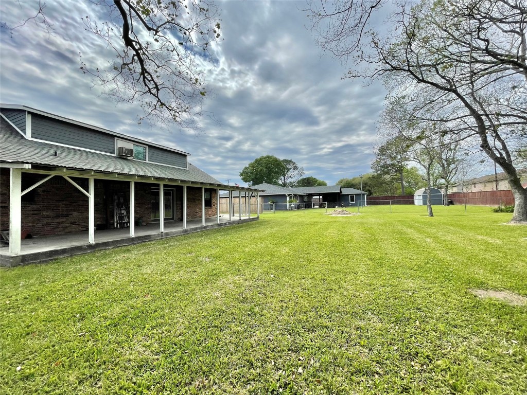 509 Dwyer Street Angleton, TX 77515 - Photo 31 of 33