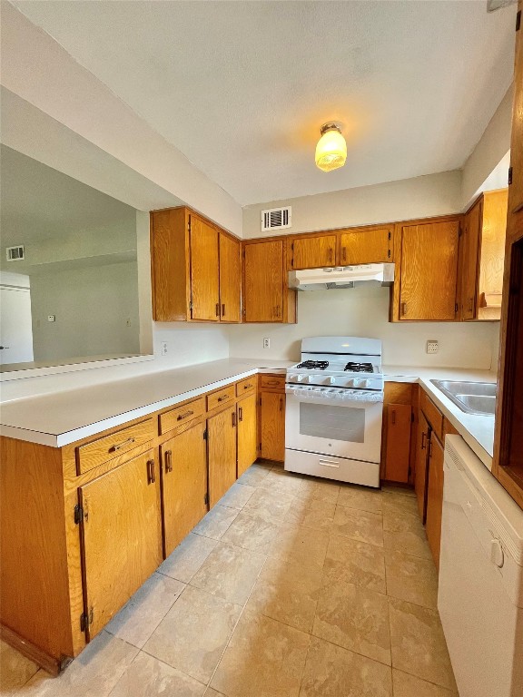 509 Dwyer Street Angleton, TX 77515 - Photo 7 of 33