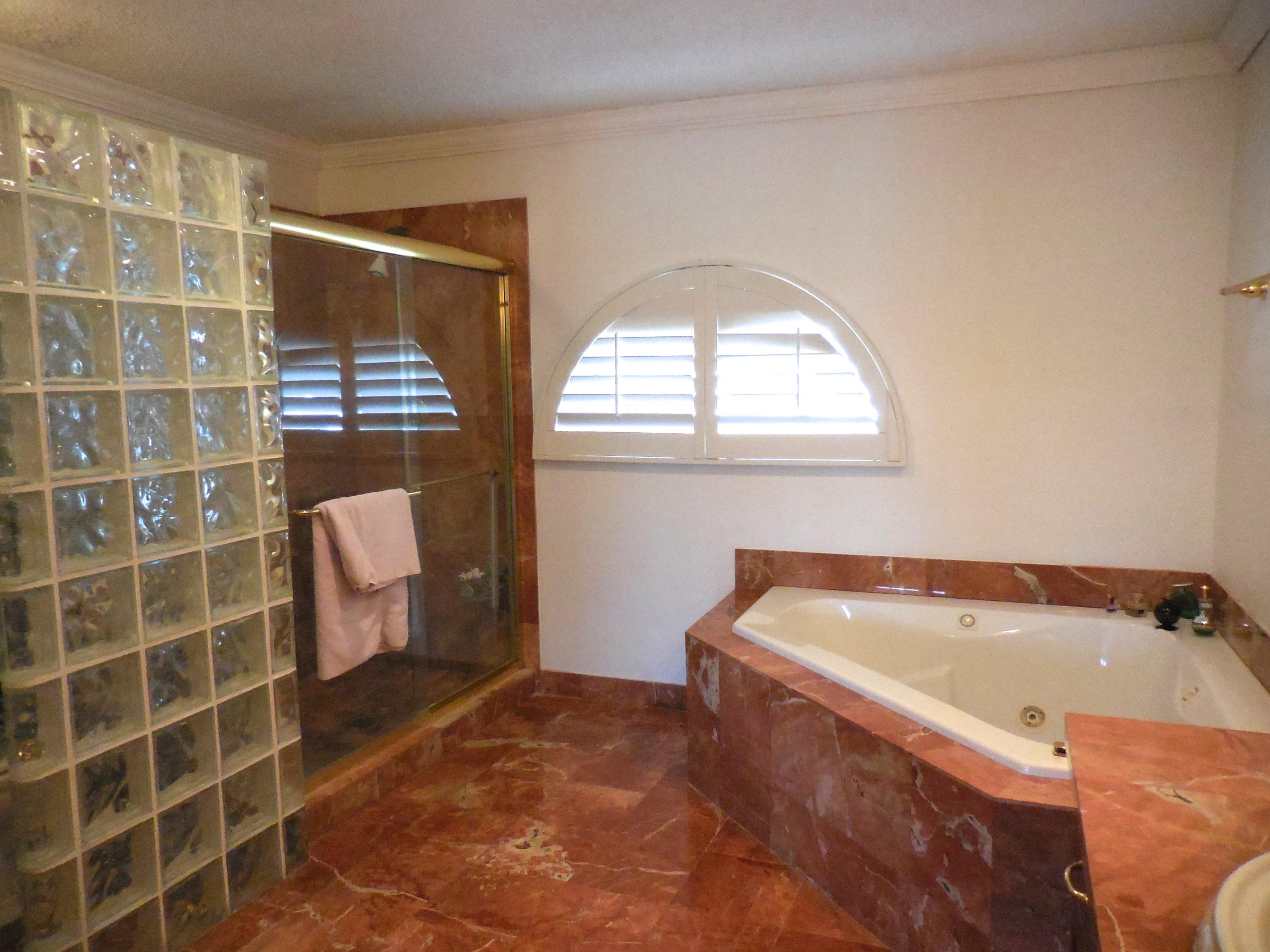 835 Northwest 5th Avenue Boca Raton, FL 33432 - Photo 22 of 41 Master Bth