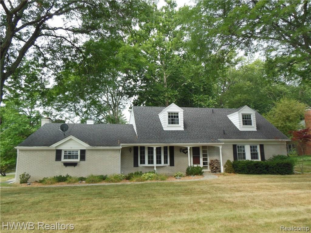 30019 Wicklow Road Farmington Hills, MI 48334 - Photo 1 of 17
