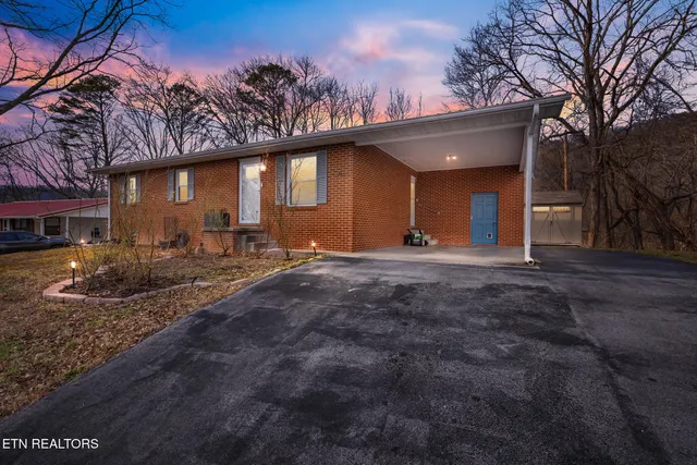 $259,000 | 121 Rosemont Lane, Harriman, TN 37748