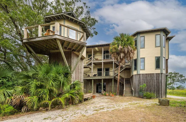 $1,200,000 | 242 Old House Lane, Dewees Island, SC 29429